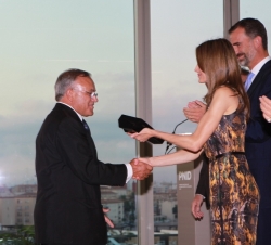 Raul Royo recibe, de manos de la Princesa de Asturias, el premio Nacional a la Internacionalización